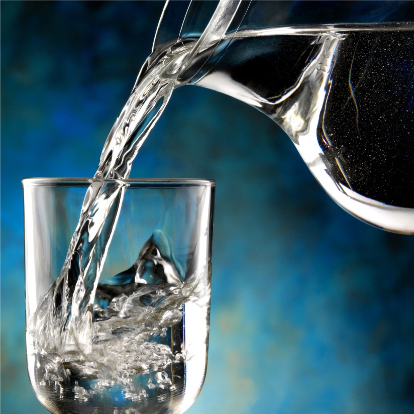 Water with mint and lemon 