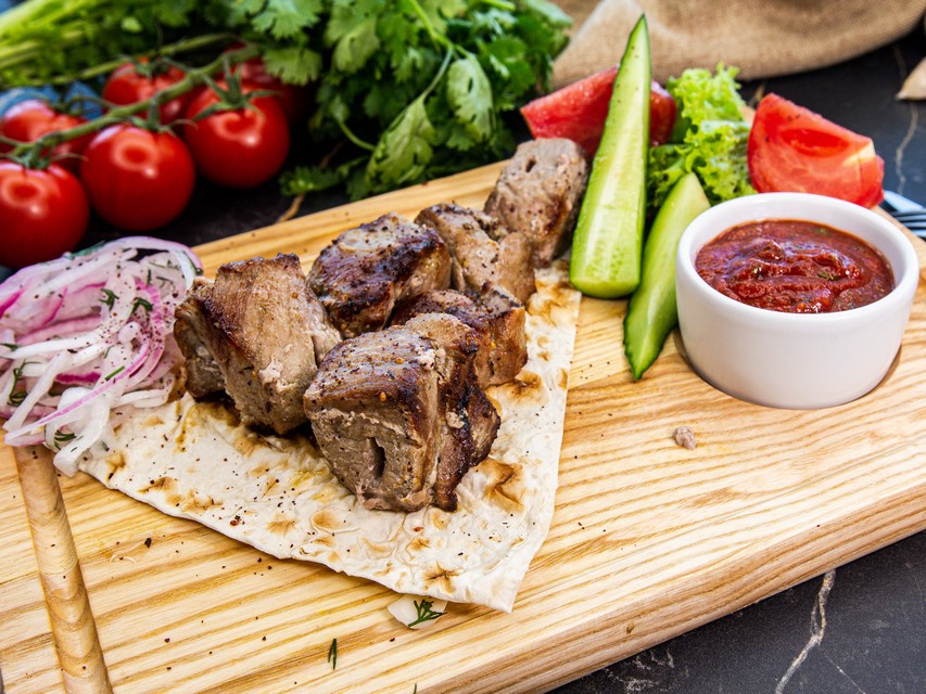 shashlik หมูบนถ่านหิน